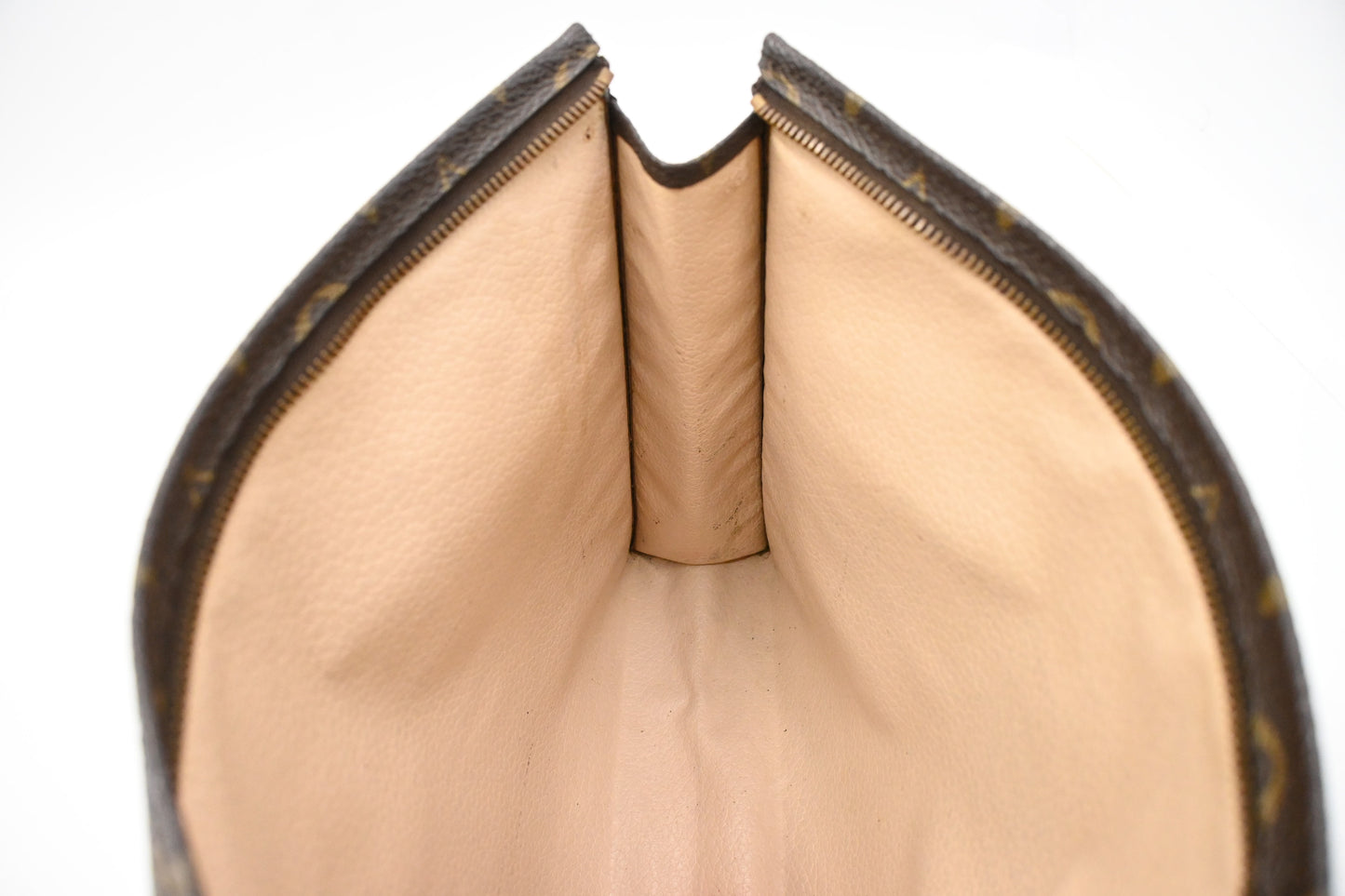 Louis Vuitton Toiletry 26 in Monogram Canvas
