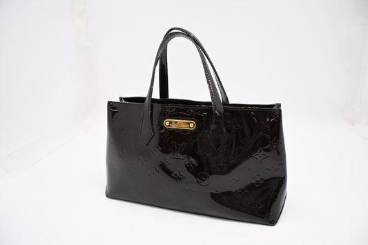 Louis Vuitton Wilshire PM in Amarante Vernis Leather