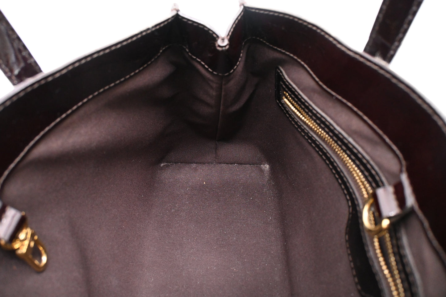 Louis Vuitton Wilshire PM in Amarante Vernis Leather