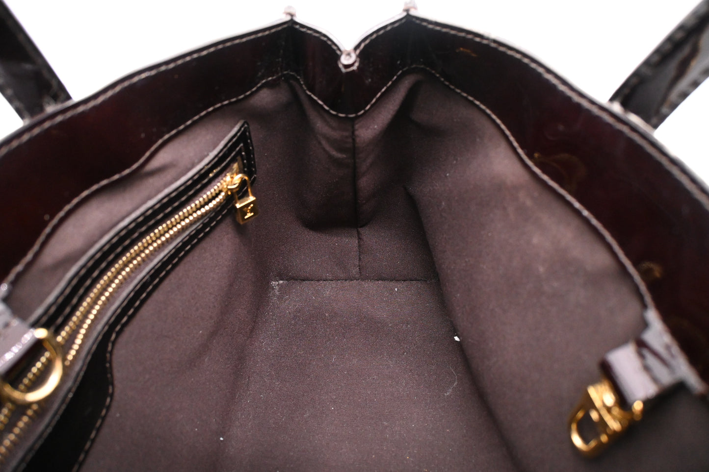 Louis Vuitton Wilshire PM in Amarante Vernis Leather