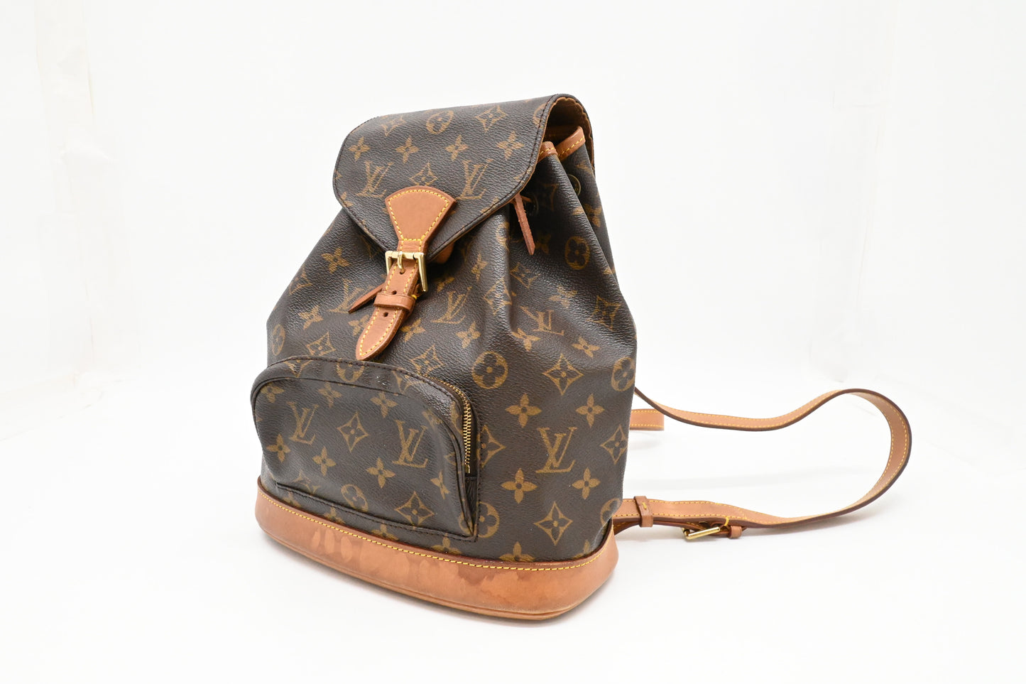 Louis Vuitton Montsouris MM in Monogram Canvas