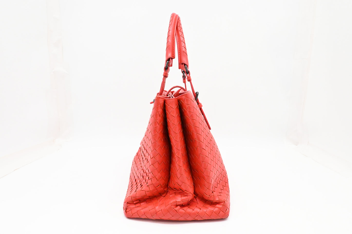 Bottega Veneta Handbag in Red Intrecciato Leather