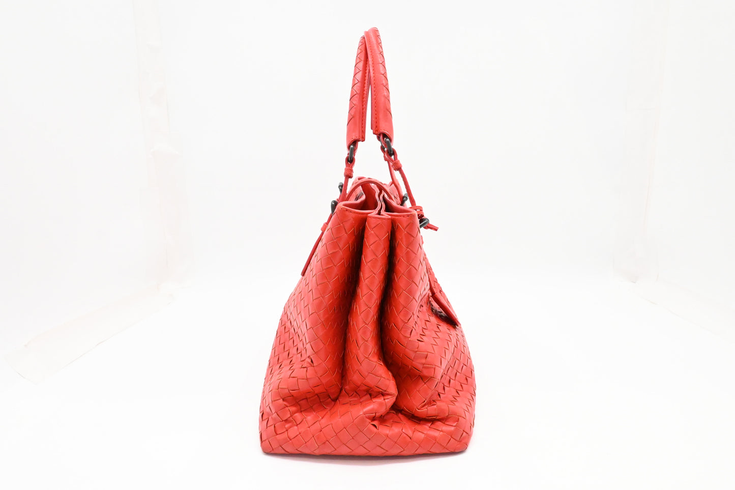 Bottega Veneta Handbag in Red Intrecciato Leather