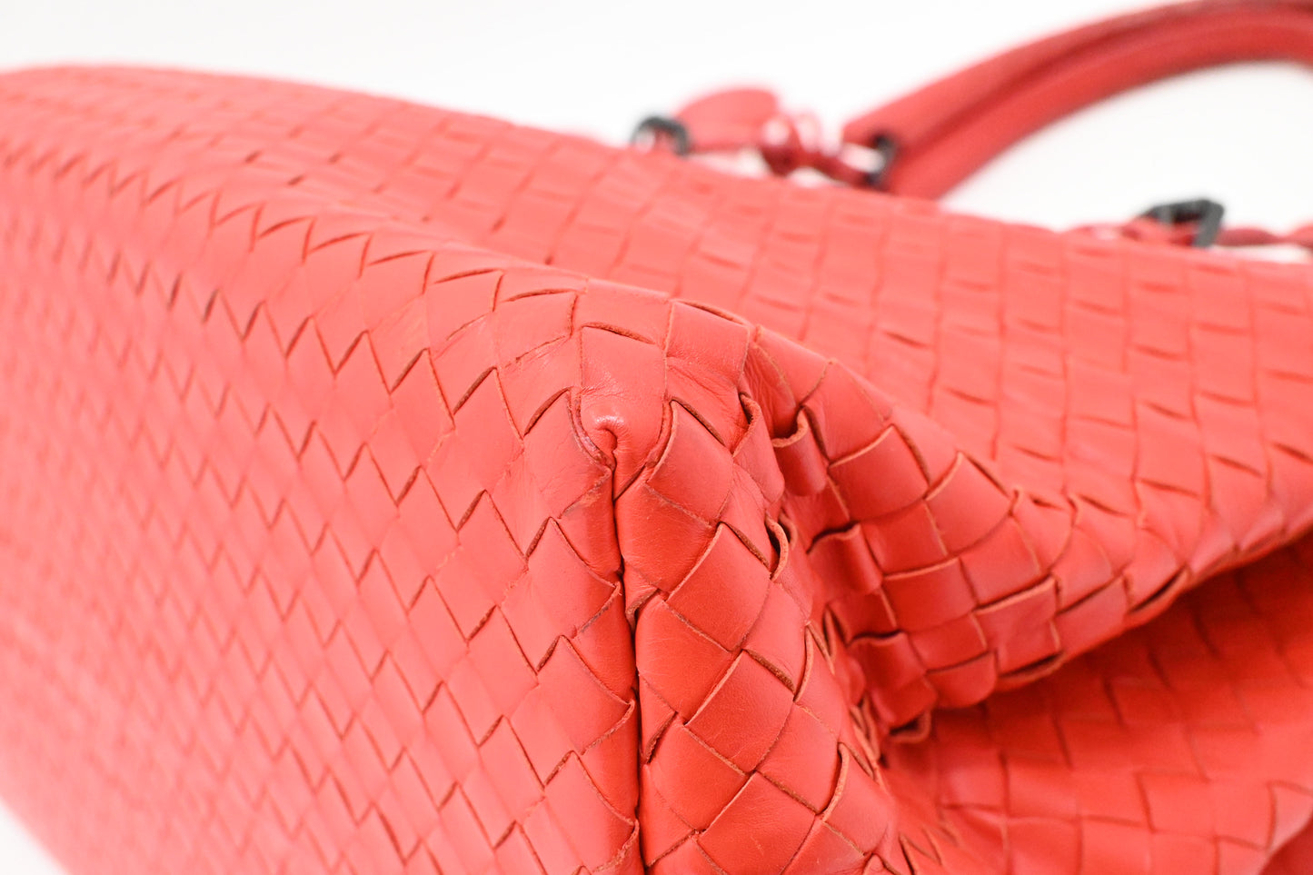 Bottega Veneta Handbag in Red Intrecciato Leather