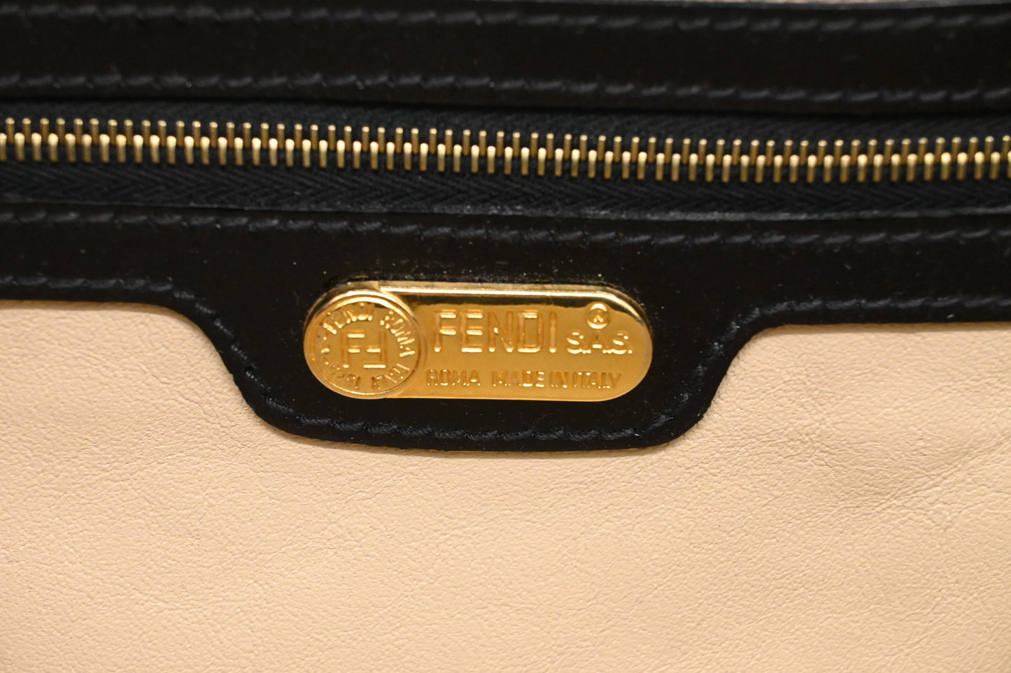 Fendi Shoulder Bag in Black Patent Leather