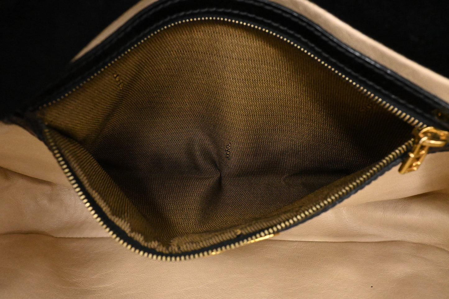 Fendi Shoulder Bag in Black Patent Leather