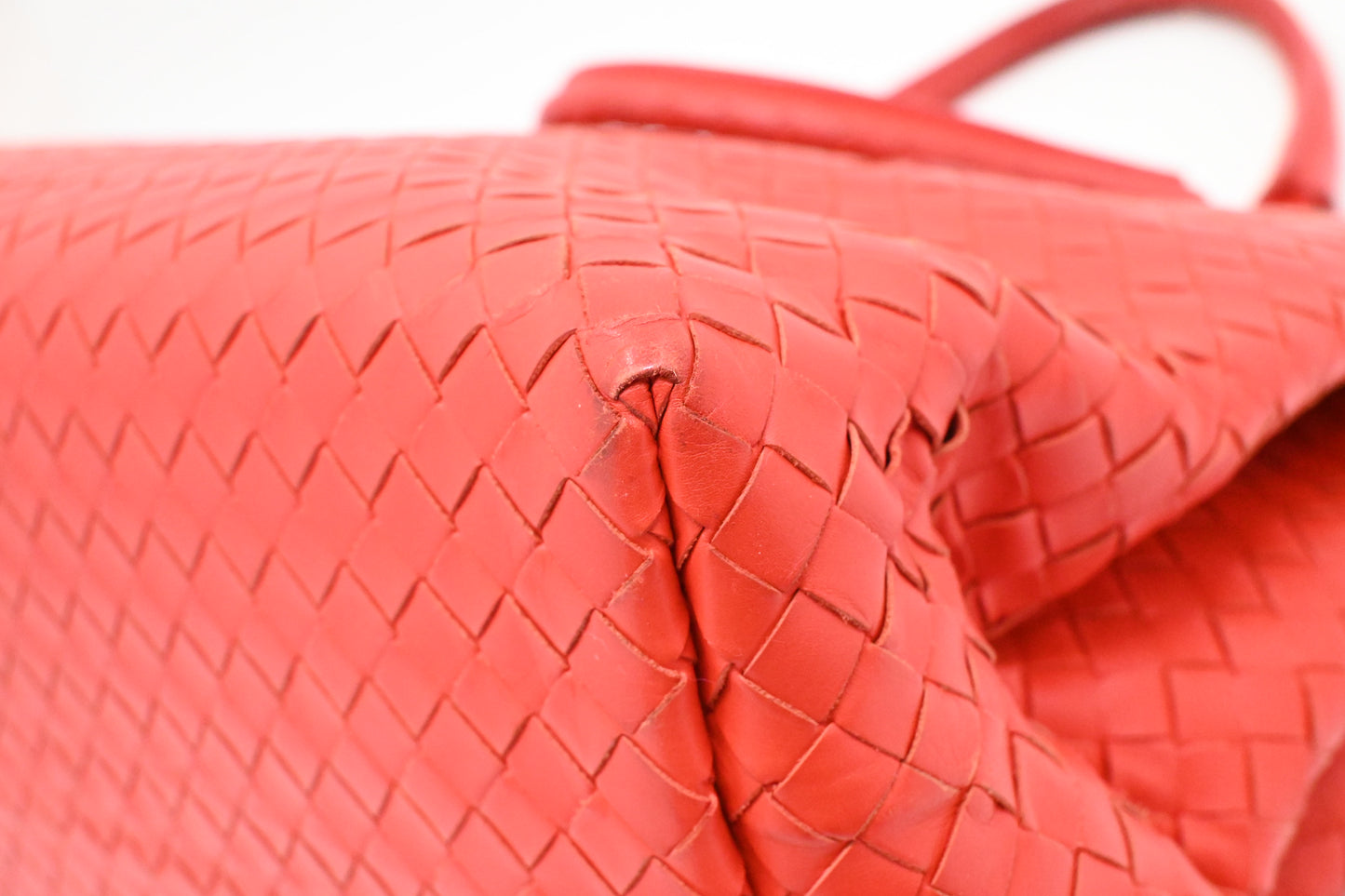 Bottega Veneta Handbag in Red Intrecciato Leather