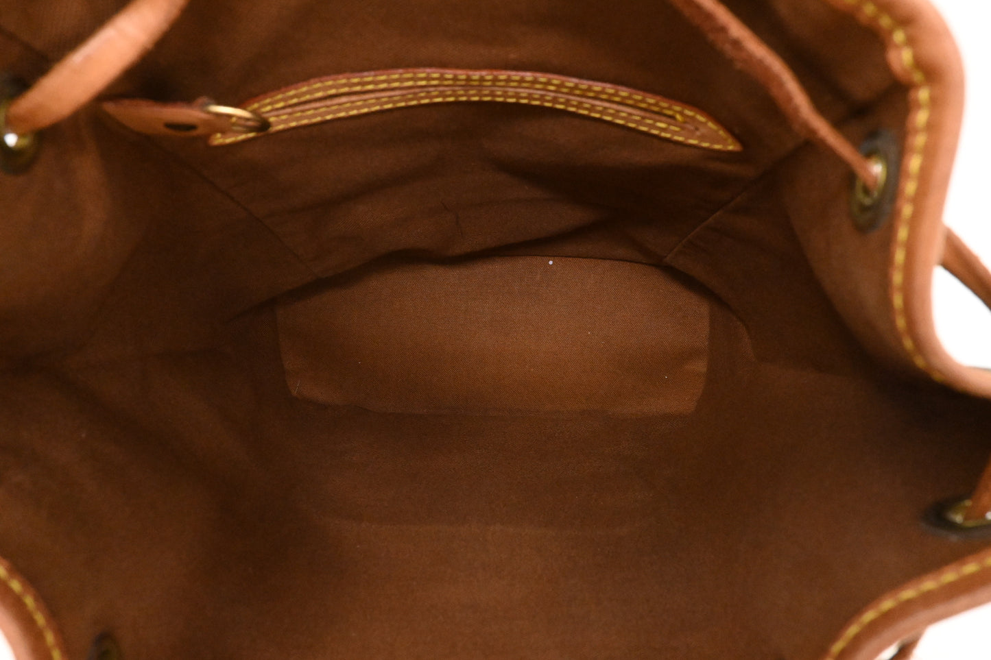 Louis Vuitton Montsouris MM in Monogram Canvas