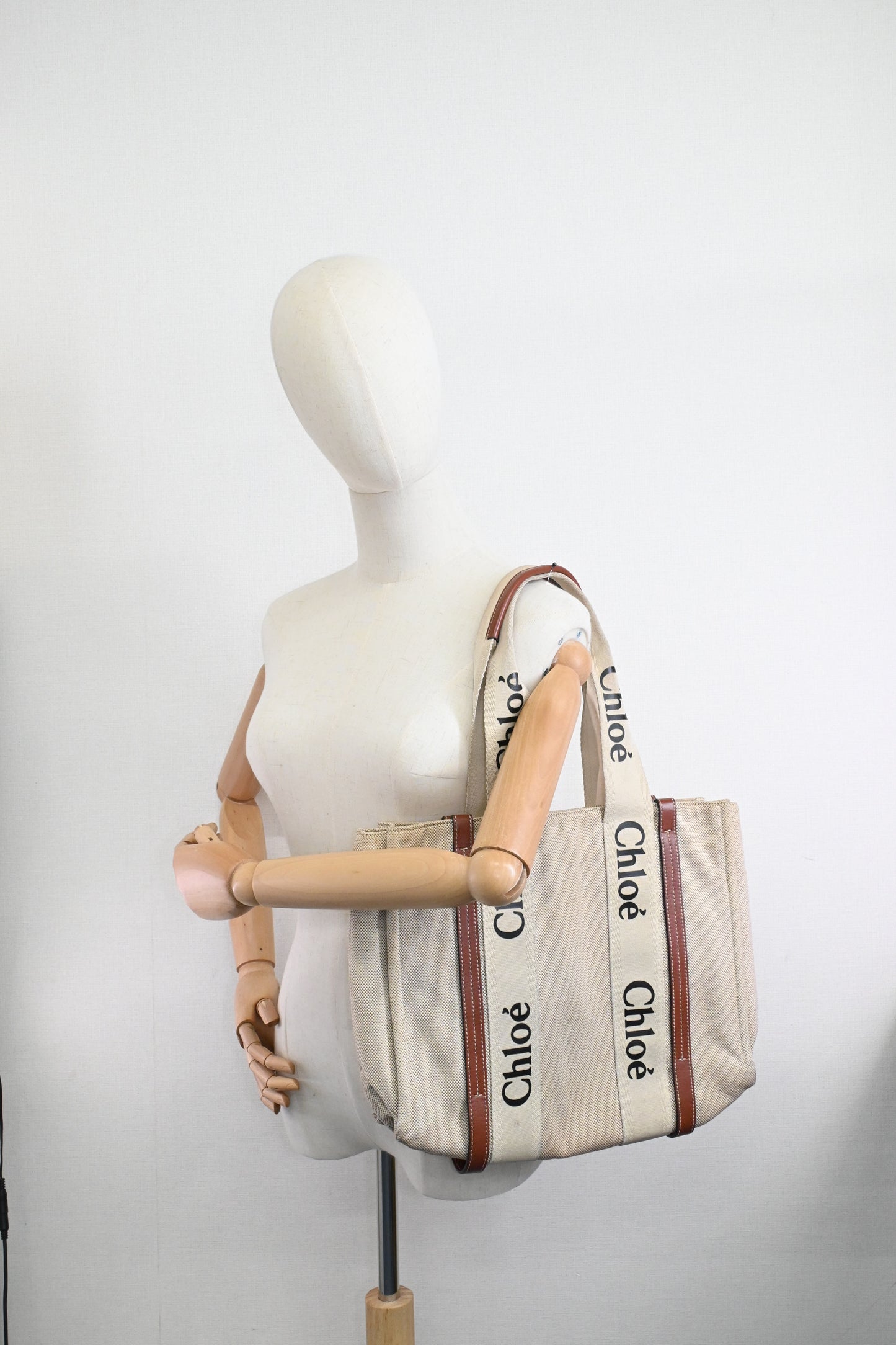 Chloe Medium Woody Tote in Beige Canvas