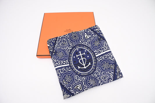 Hermes 'Entre Ciel et mer' Carre in Navy Silk