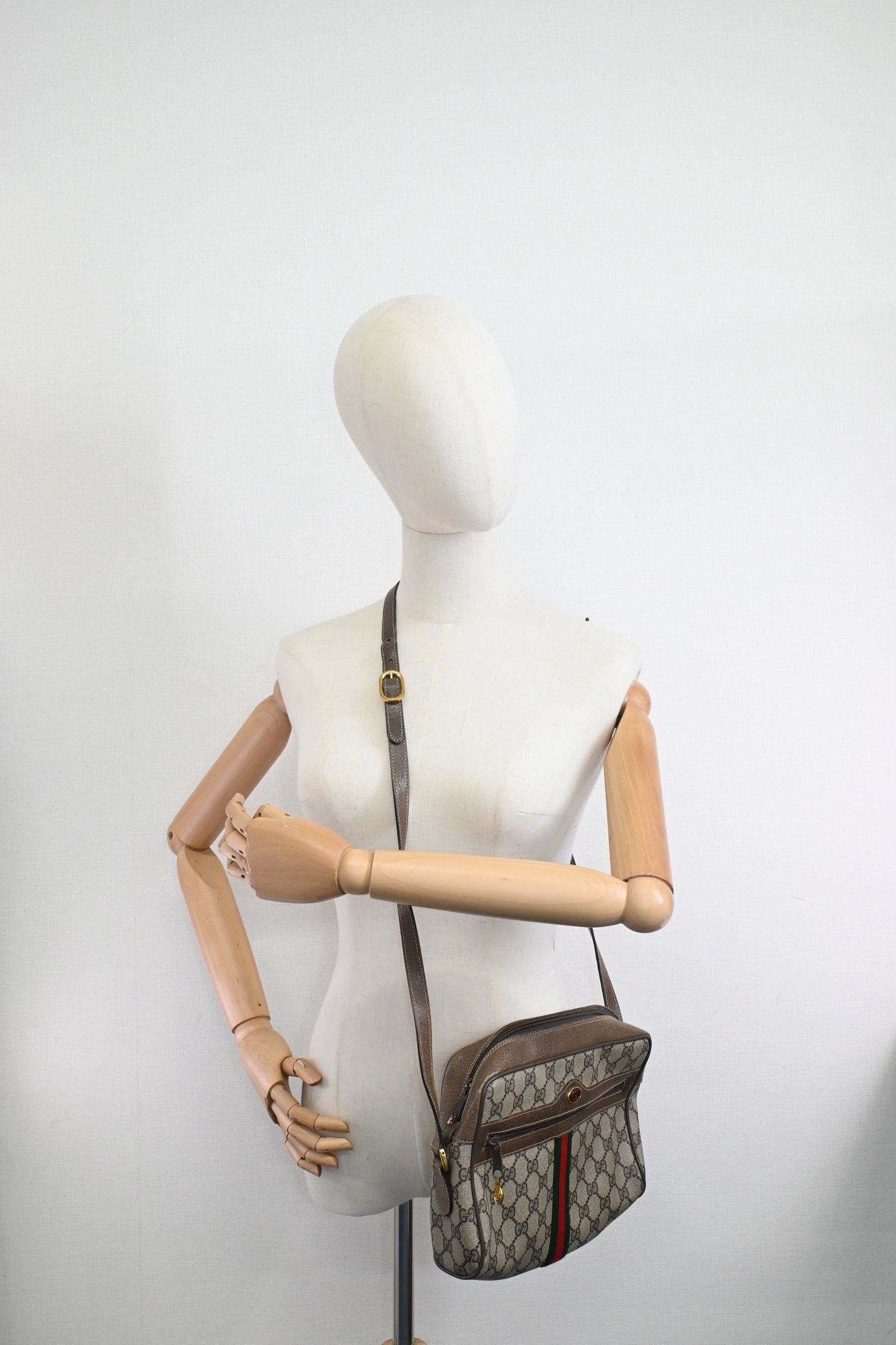 Gucci Crossbody in GG Supreme Canvas