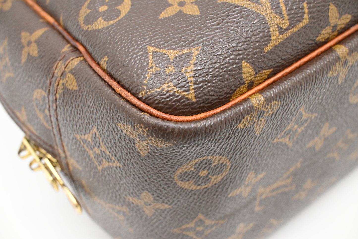 Louis Vuitton Deauville in Monogram Canvas