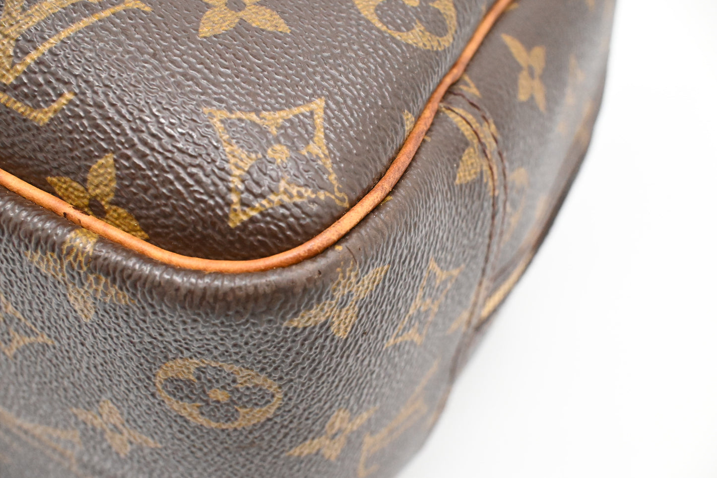 Louis Vuitton Deauville in Monogram Canvas