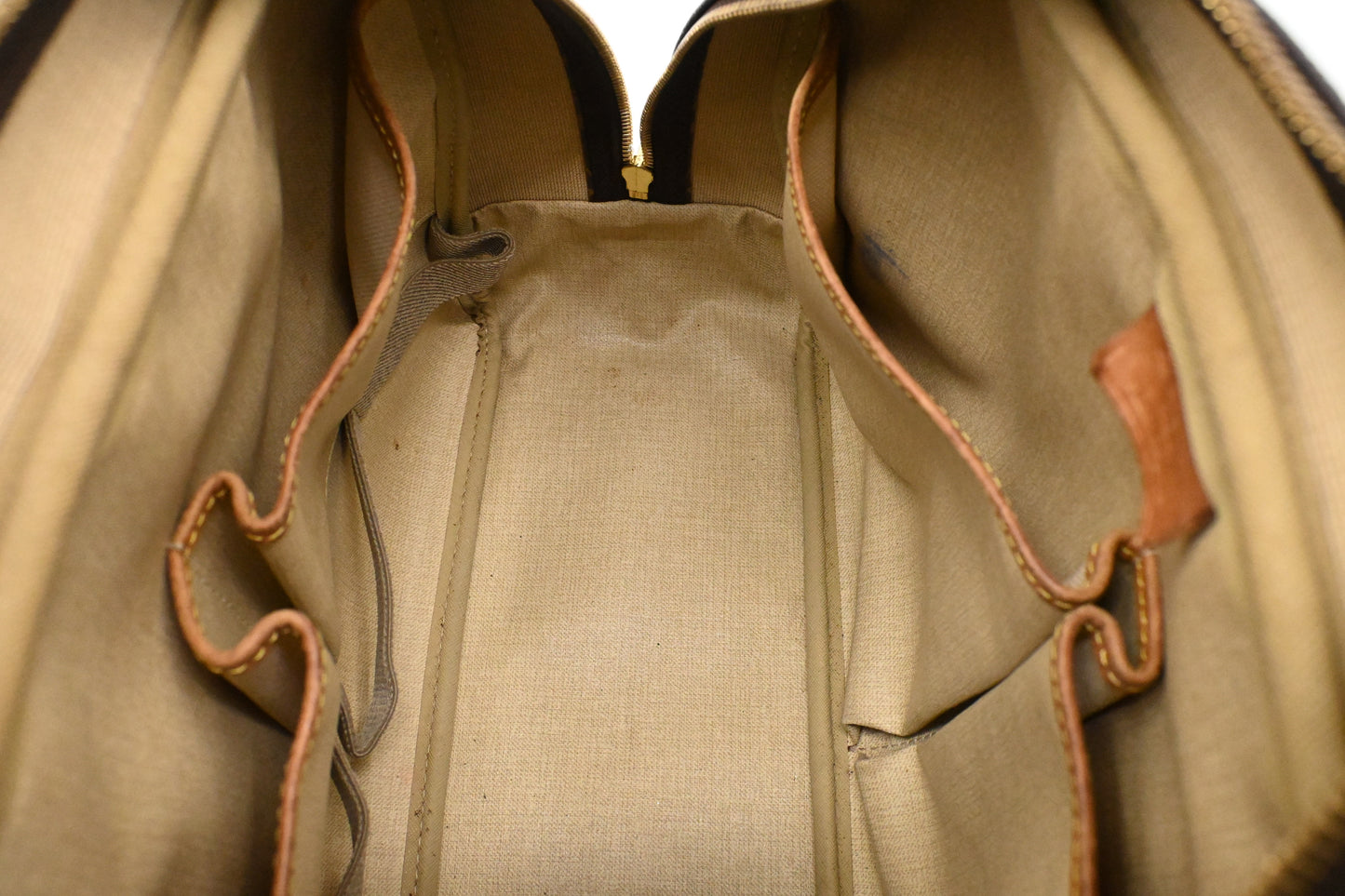 Louis Vuitton Deauville in Monogram Canvas