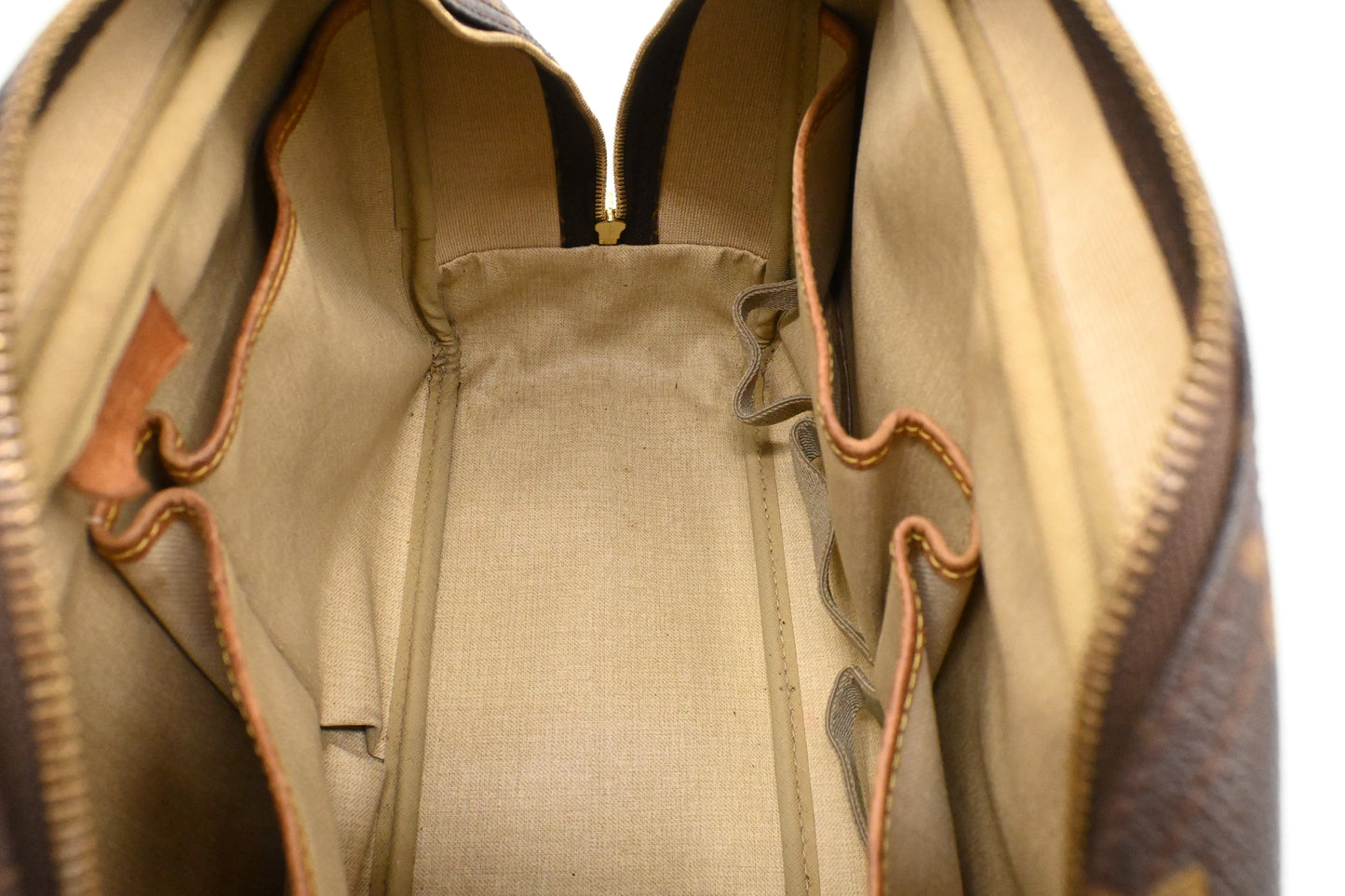 Louis Vuitton Deauville in Monogram Canvas