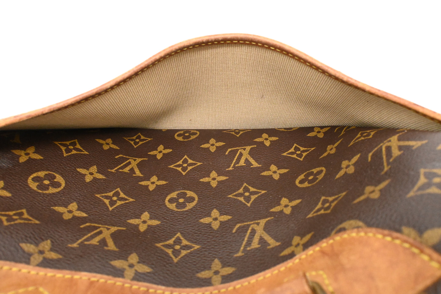 Louis Vuitton Deauville in Monogram Canvas