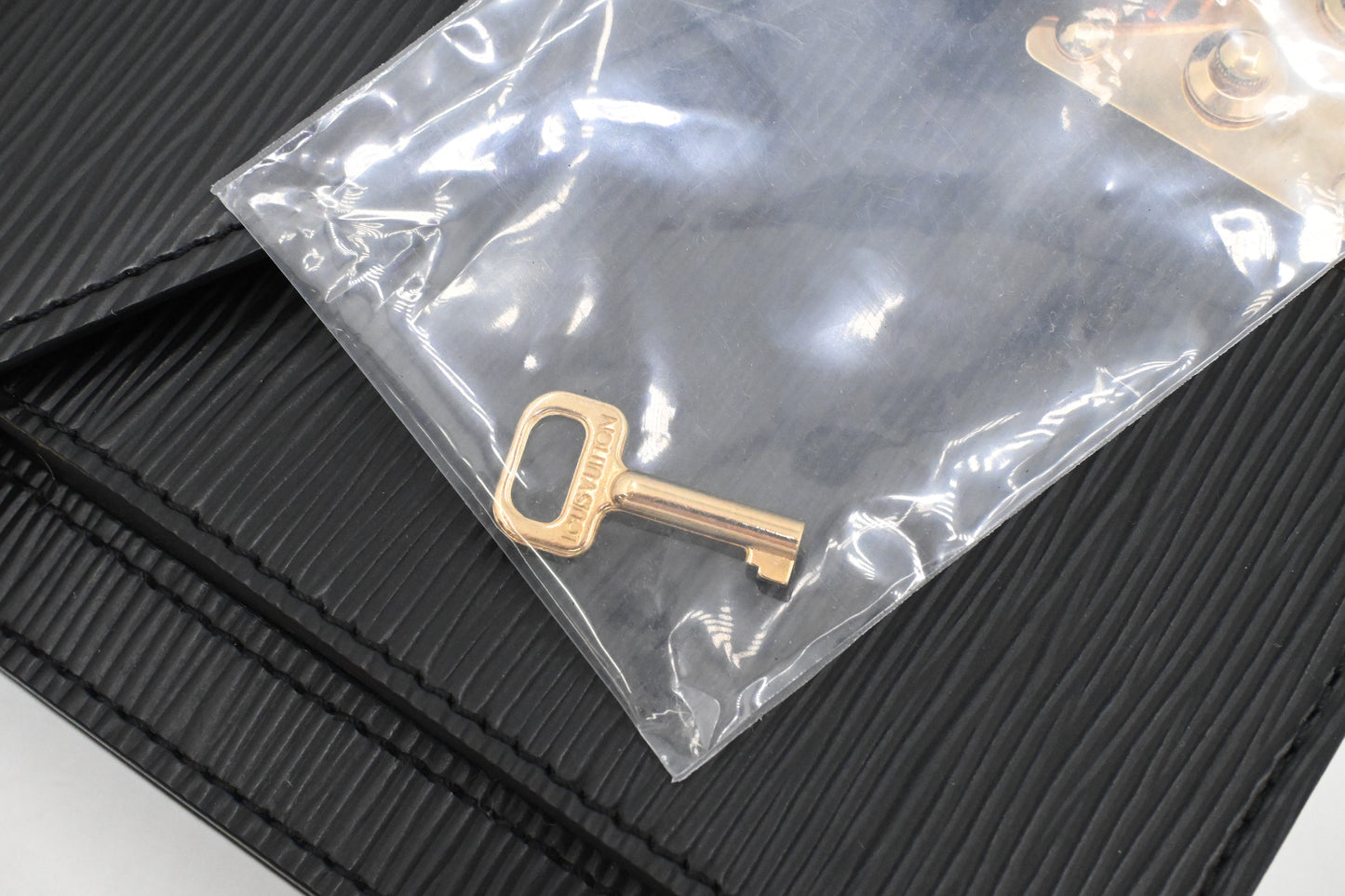 Louis Vuitton Sellier Dragonne in Black Epi Leather