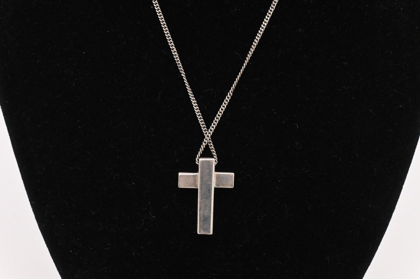 Gucci Cross Necklace in Sterling Silver