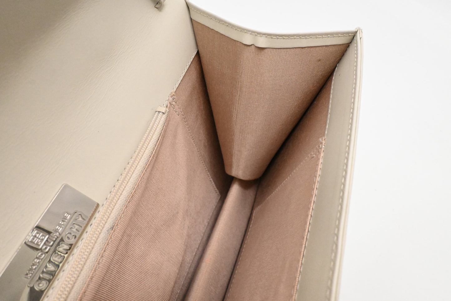 Givenchy Handbag in Off White Leather