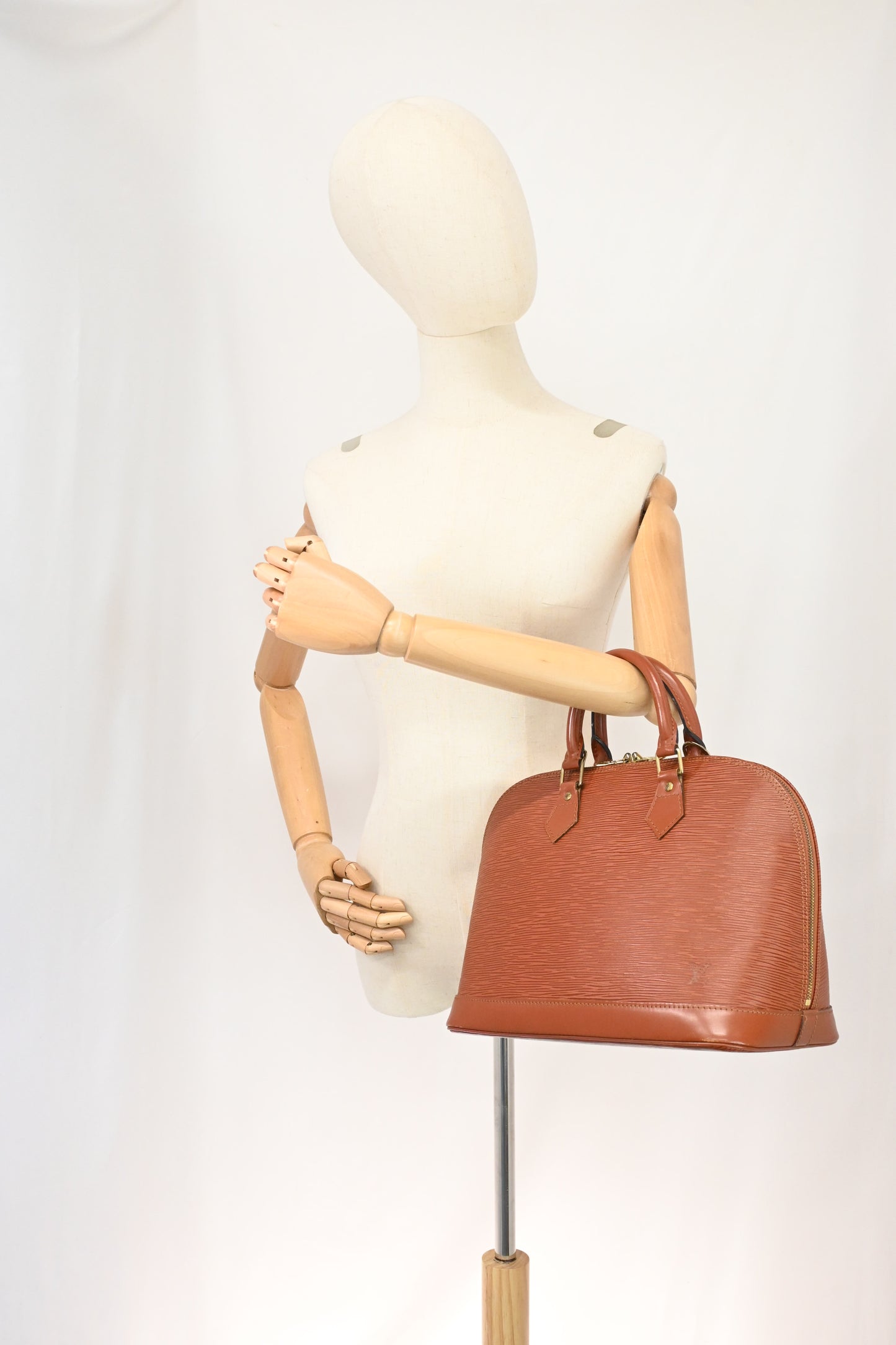 Louis Vuitton Alma PM in Kenyan Fauve Epi Leather