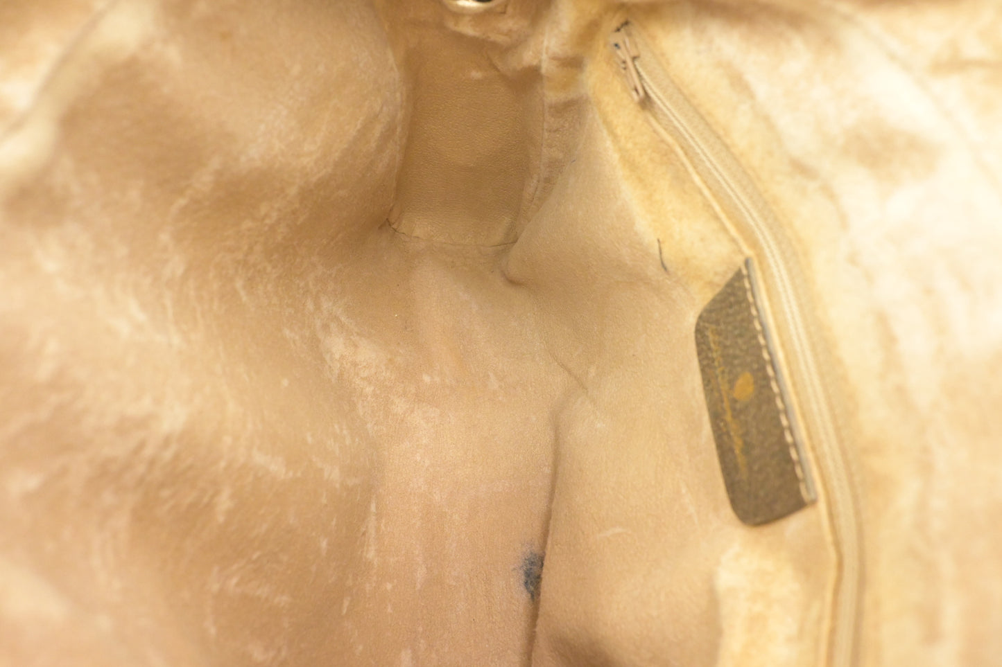 Gucci Crossbody in GG Supreme Canvas