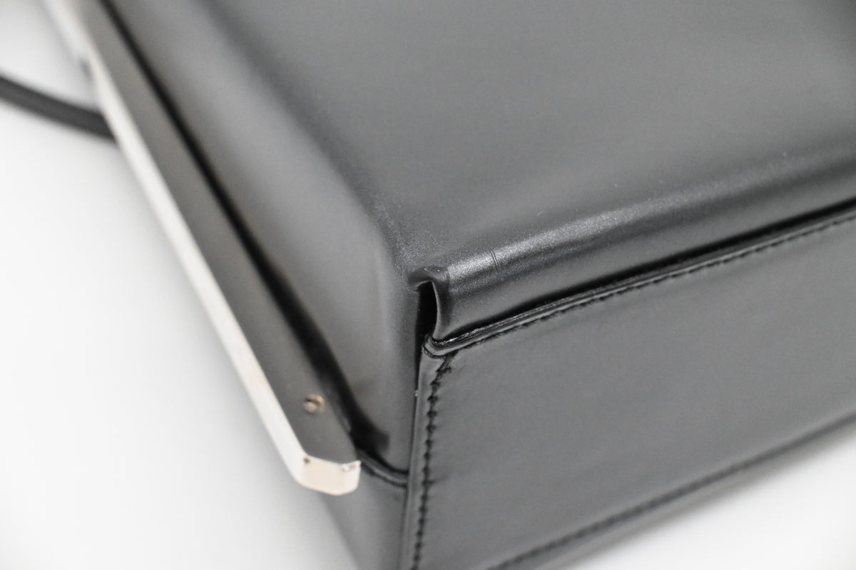 Ferragamo Shoulder Bag in Matte Black Leather