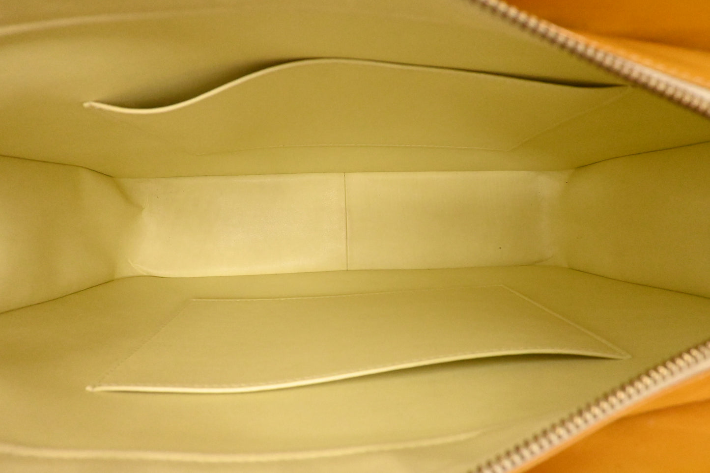 Louis Vuitton Columbus in Yellow Vernis Leather