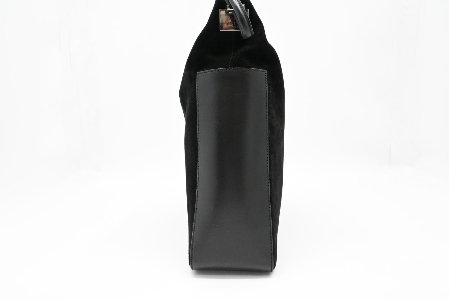 Gucci Shoulder Bag in Black Suede Leather