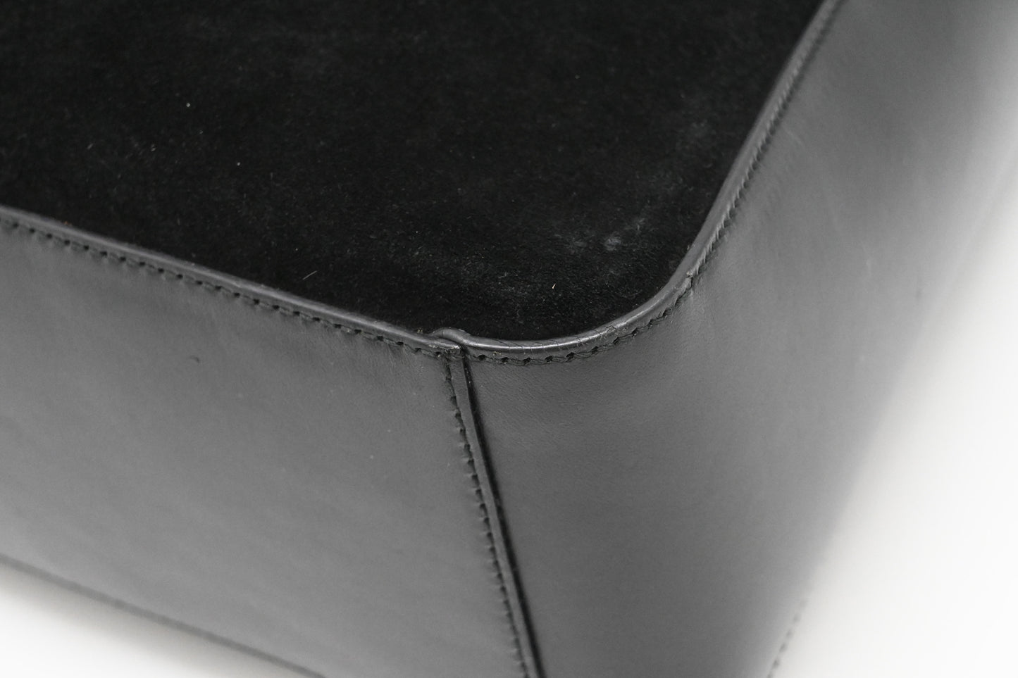 Gucci Shoulder Bag in Black Suede Leather