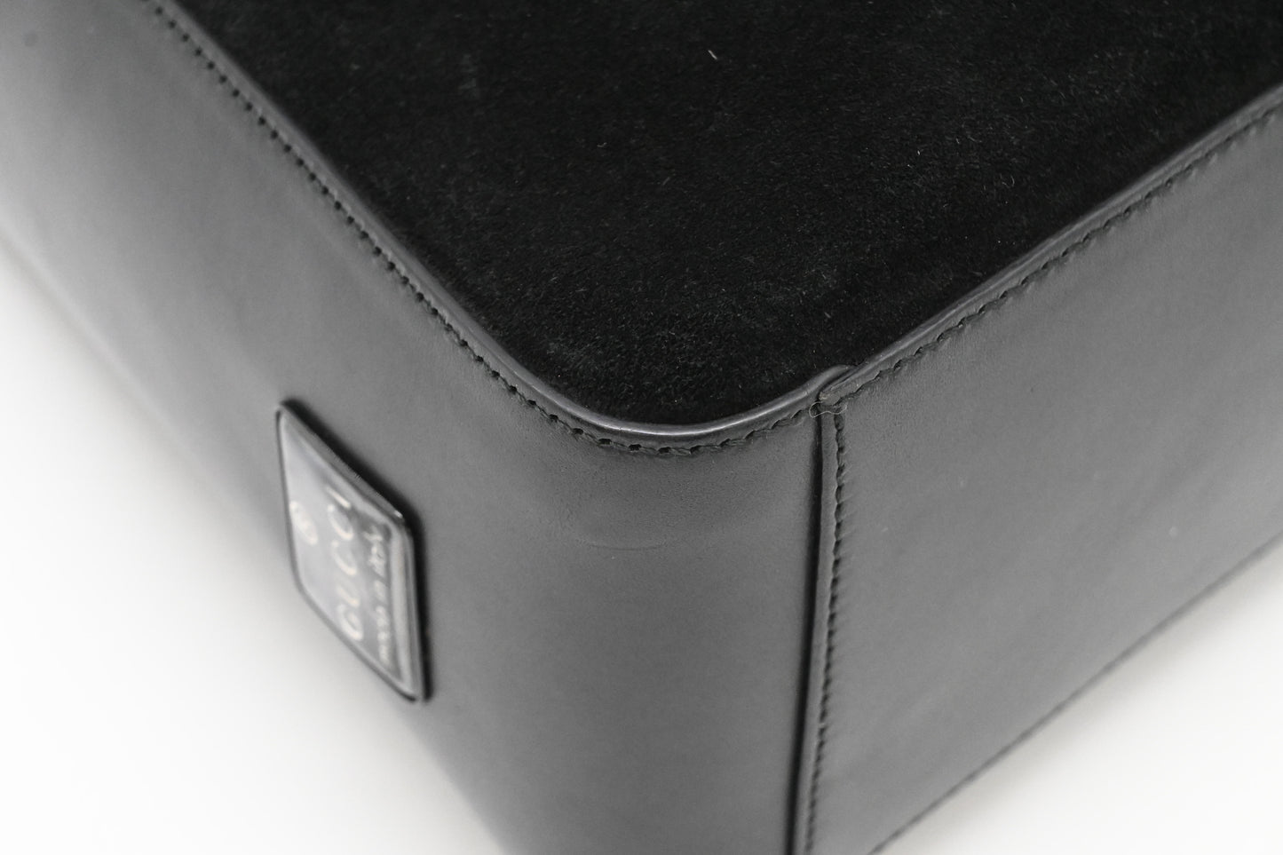 Gucci Shoulder Bag in Black Suede Leather