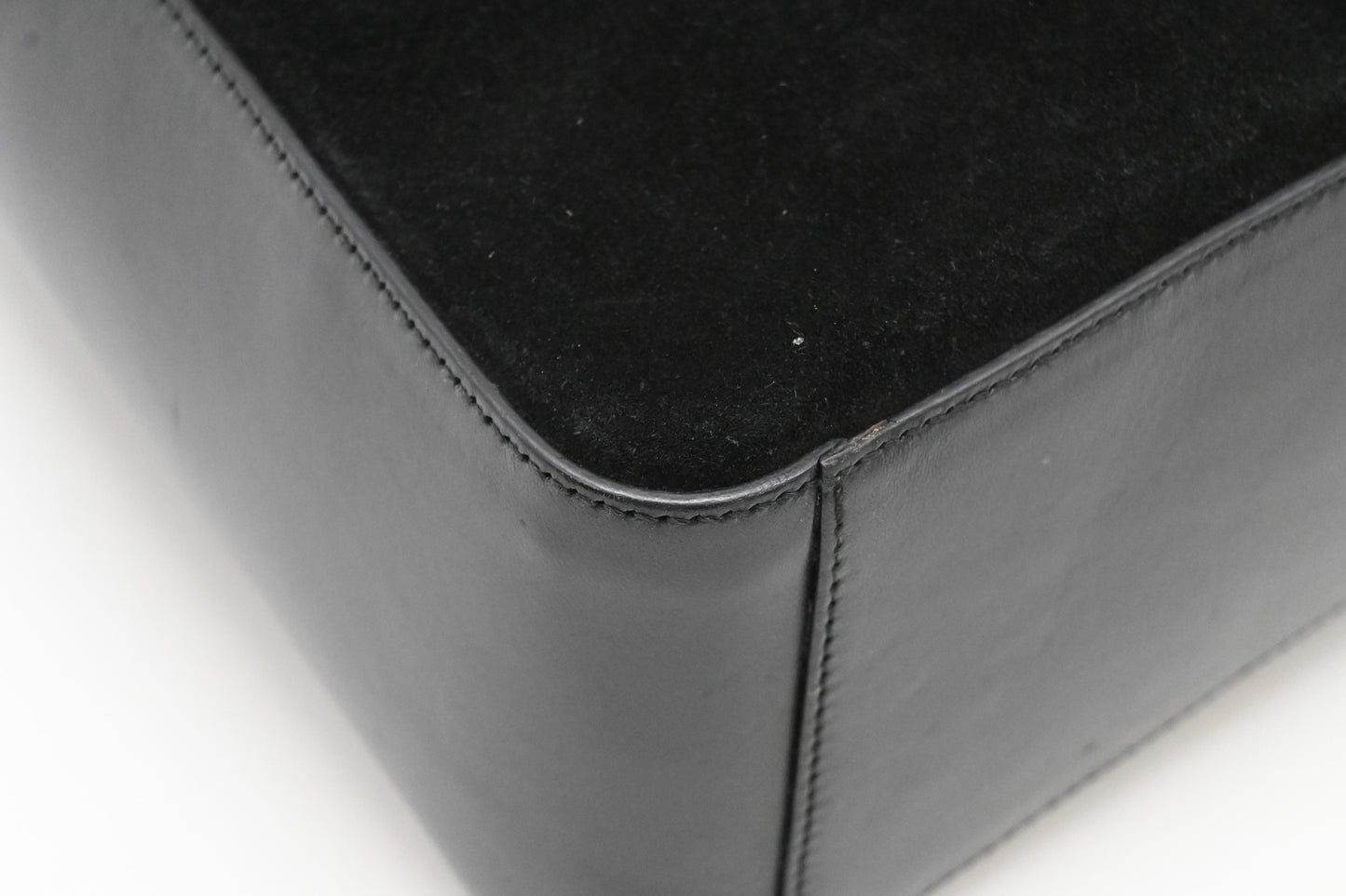 Gucci Shoulder Bag in Black Suede Leather
