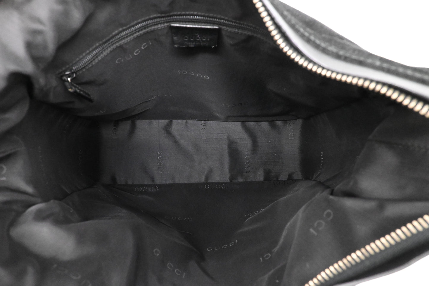 Gucci Shoulder Bag in Black Suede Leather
