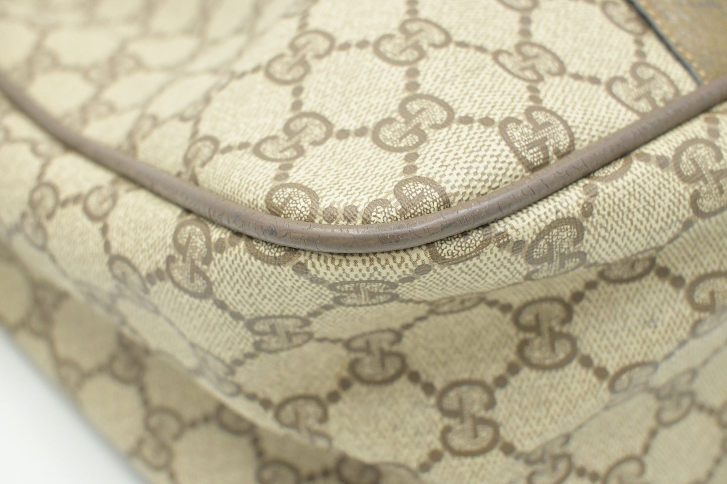 Gucci Business Bag in GG Supreme Canvas