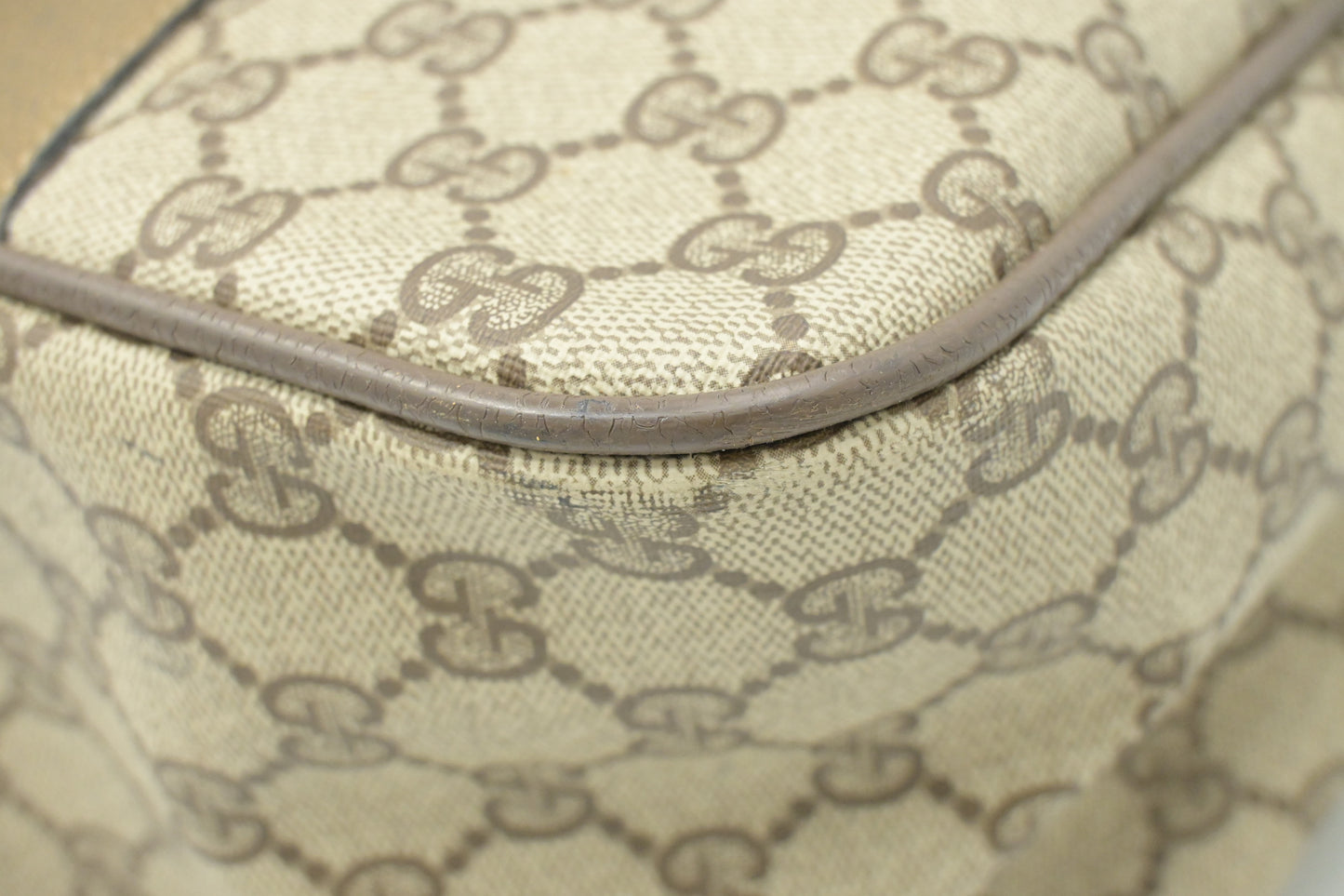 Gucci Business Bag in GG Supreme Canvas