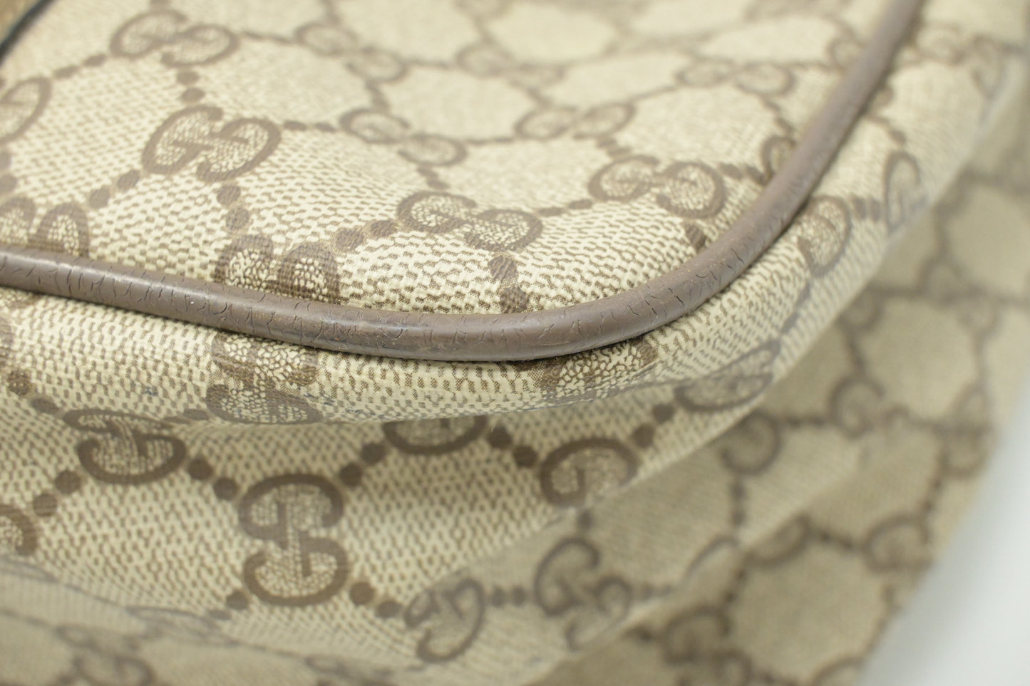 Gucci Business Bag in GG Supreme Canvas