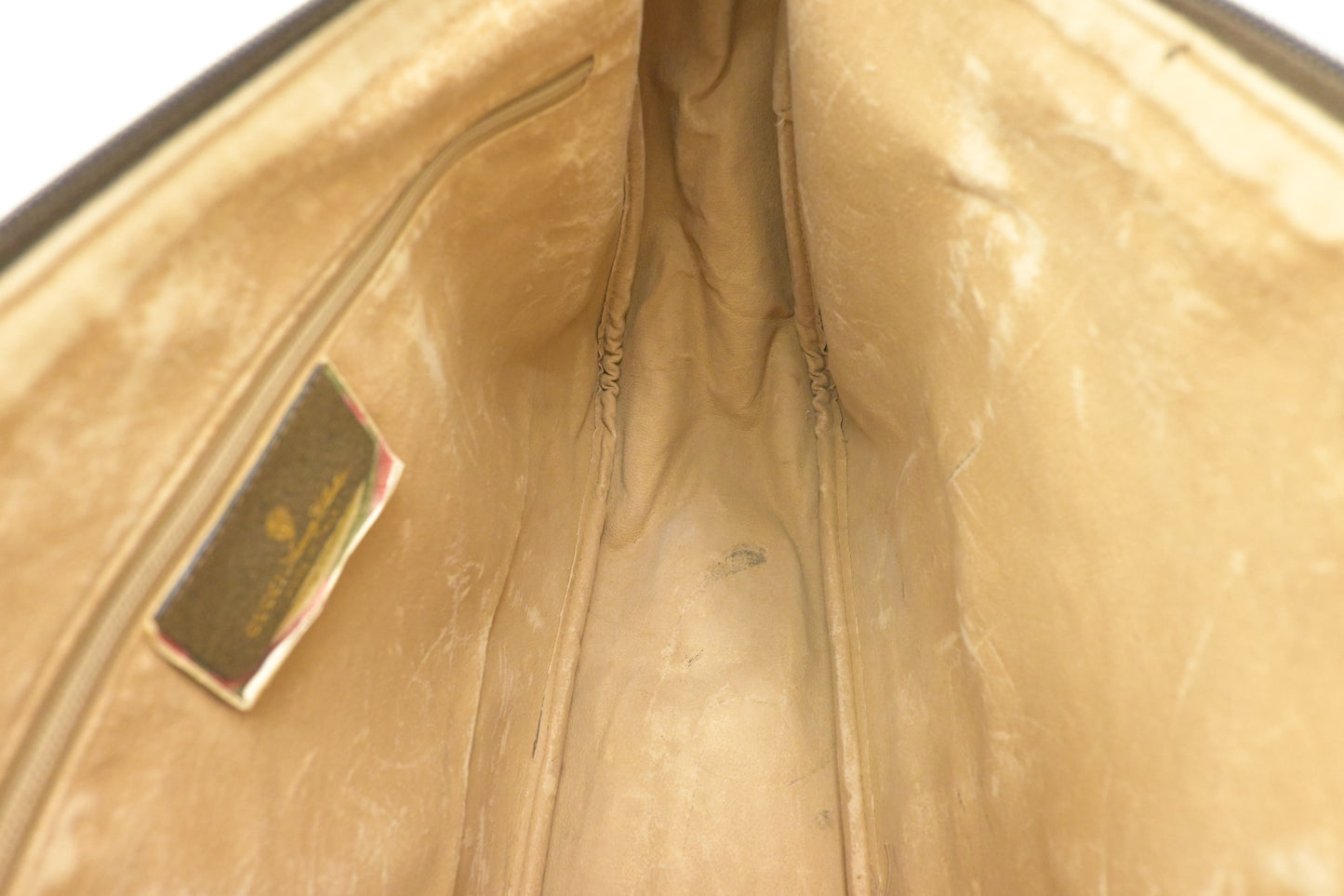 Gucci Business Bag in GG Supreme Canvas