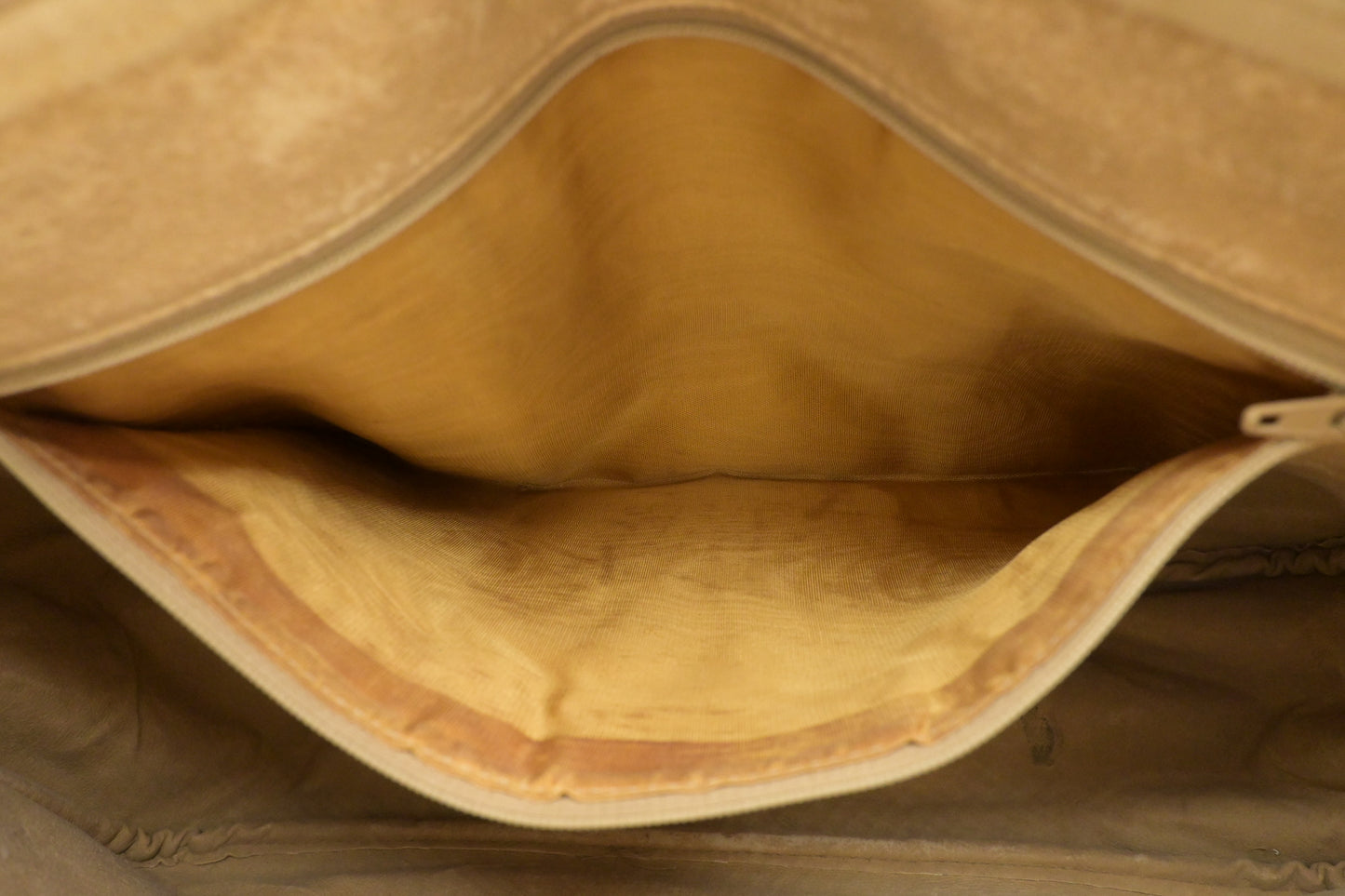 Gucci Business Bag in GG Supreme Canvas