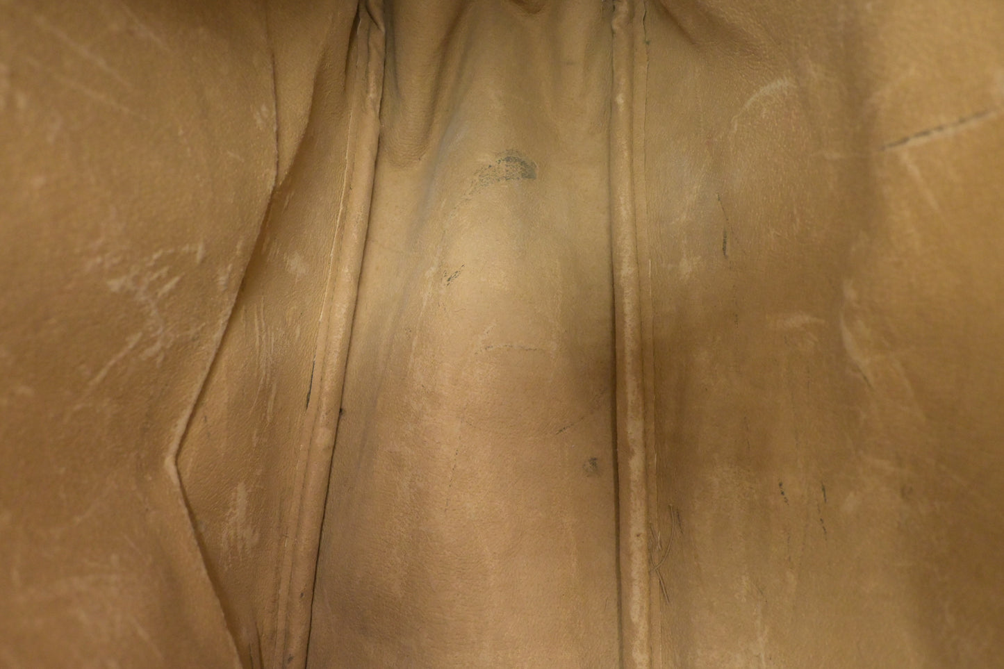 Gucci Business Bag in GG Supreme Canvas