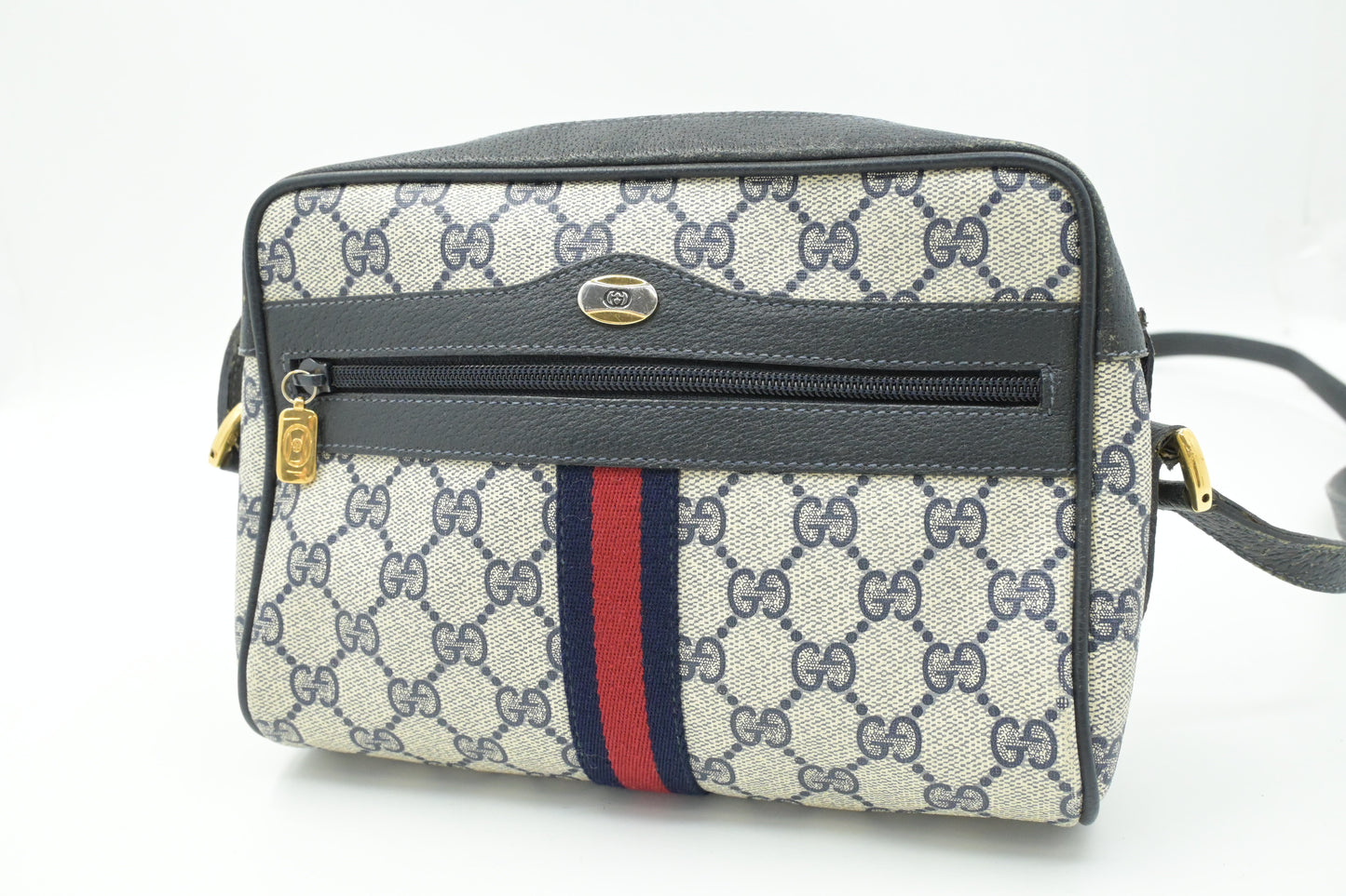 Gucci Shoulder Bag in Navy GG Supreme Canvas