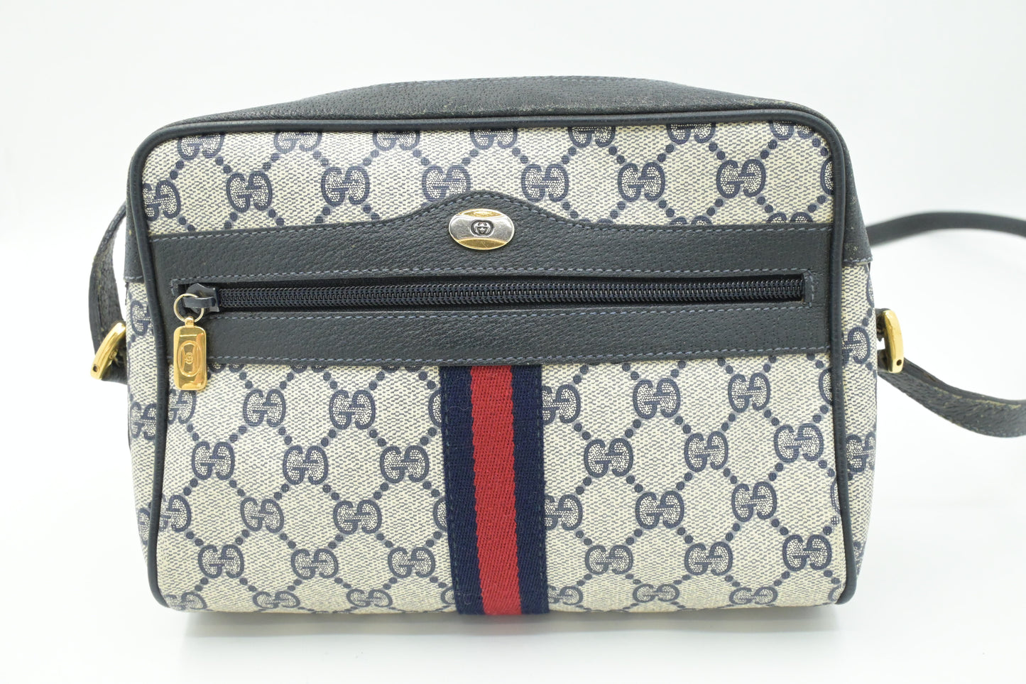 Gucci Shoulder Bag in Navy GG Supreme Canvas