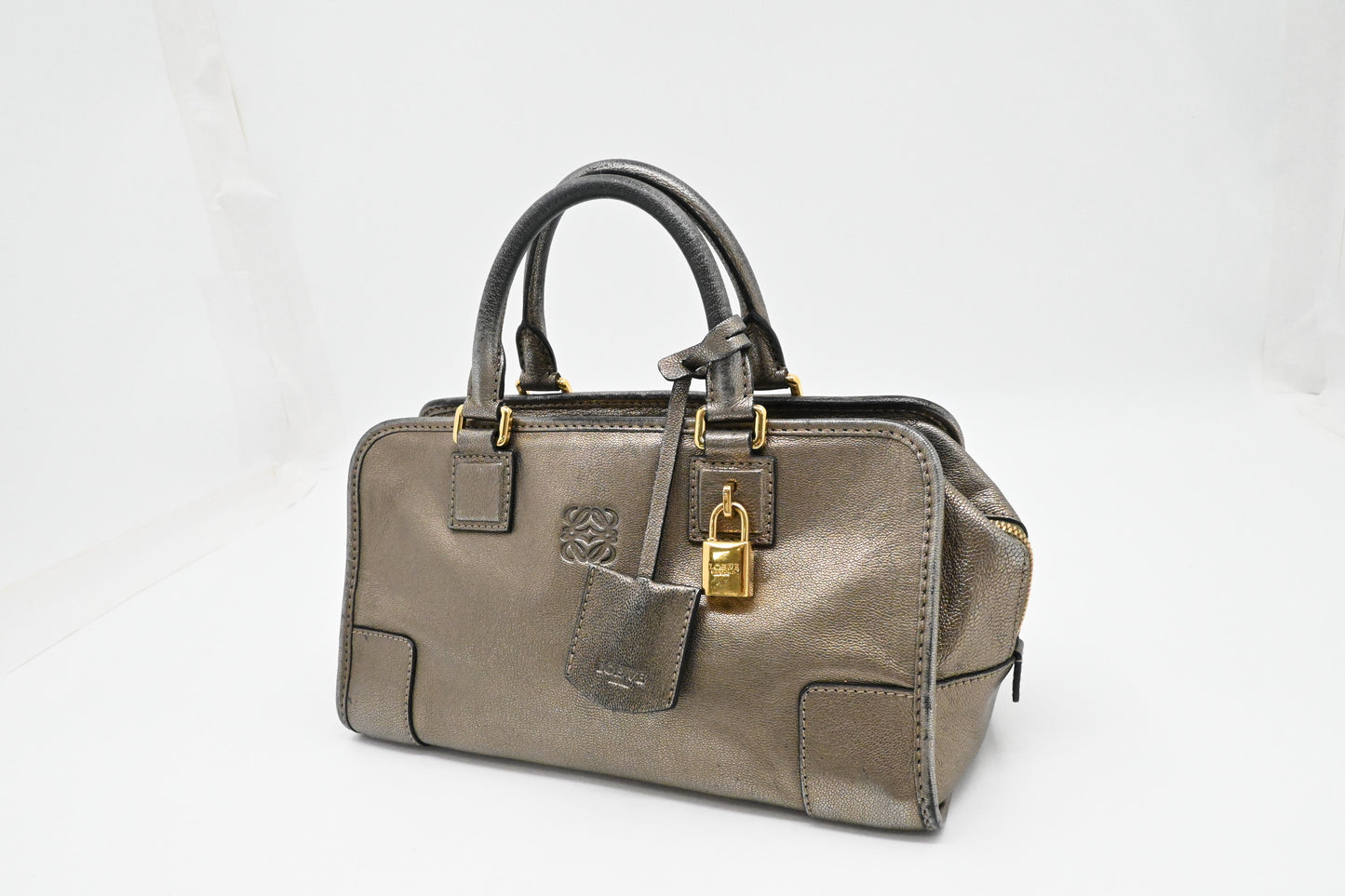 Loewe Amazona 29 in Metallic Pewter Leather