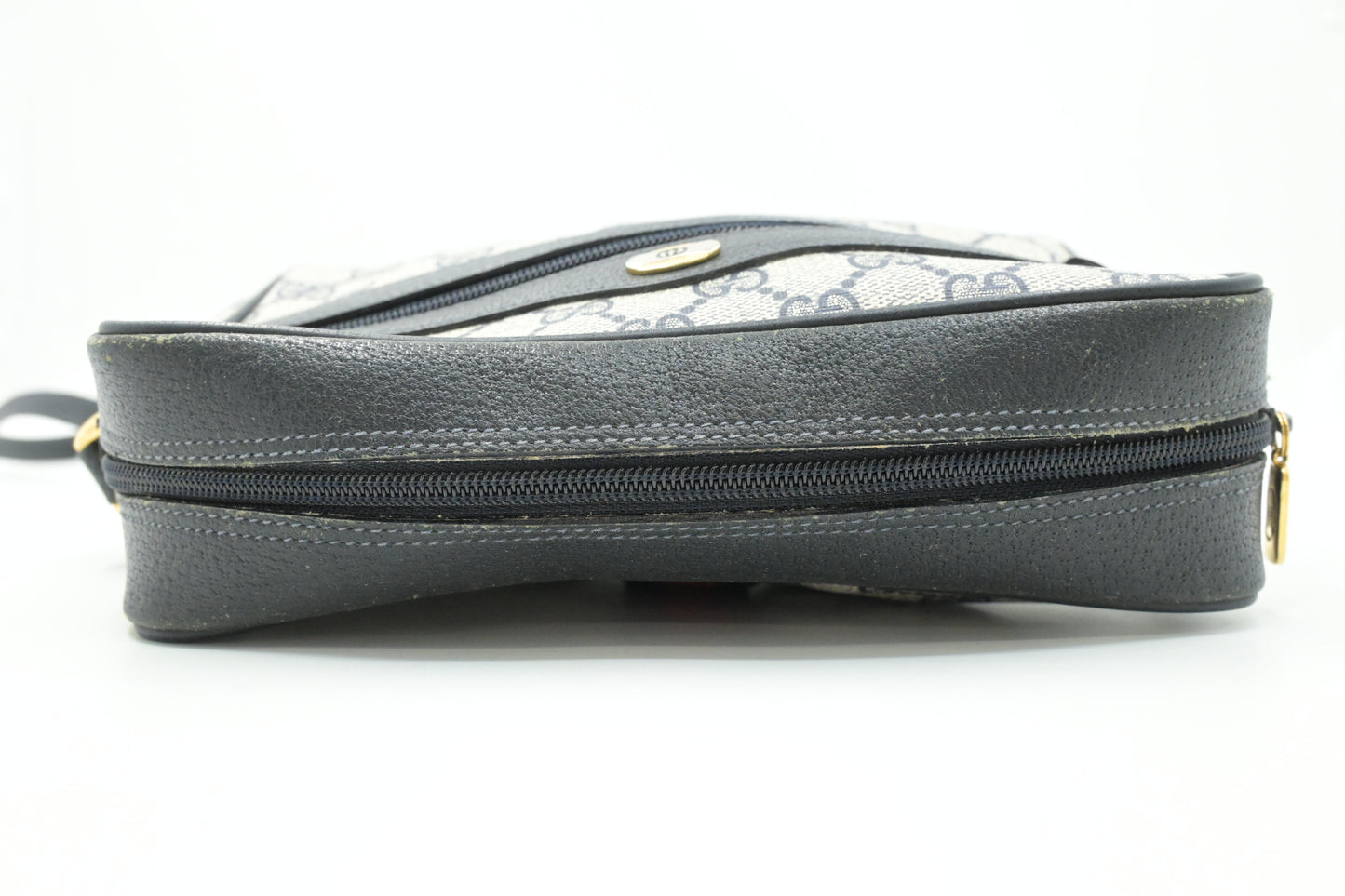 Gucci Shoulder Bag in Navy GG Supreme Canvas