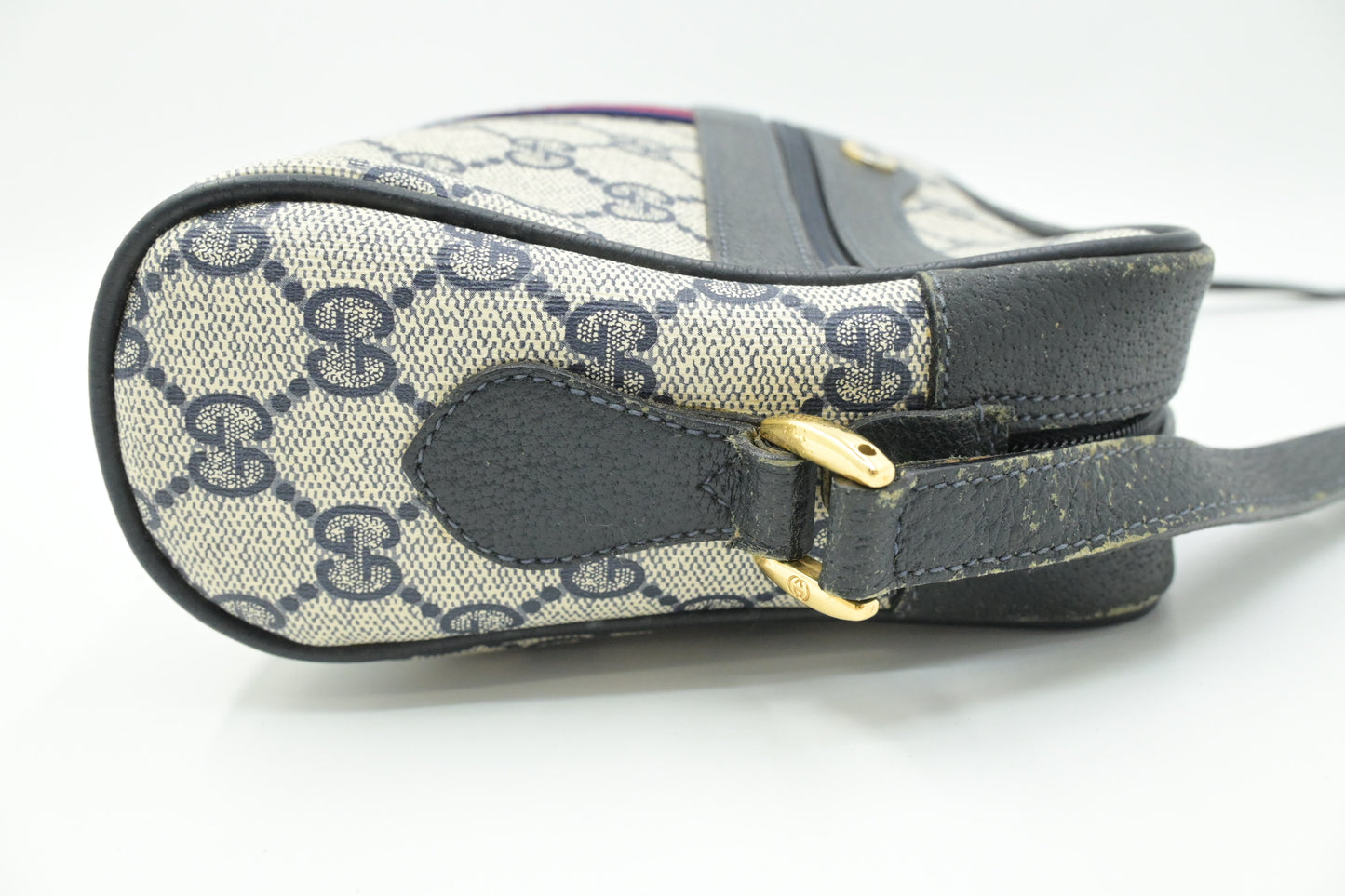 Gucci Shoulder Bag in Navy GG Supreme Canvas