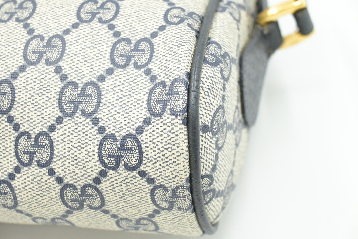 Gucci Shoulder Bag in Navy GG Supreme Canvas