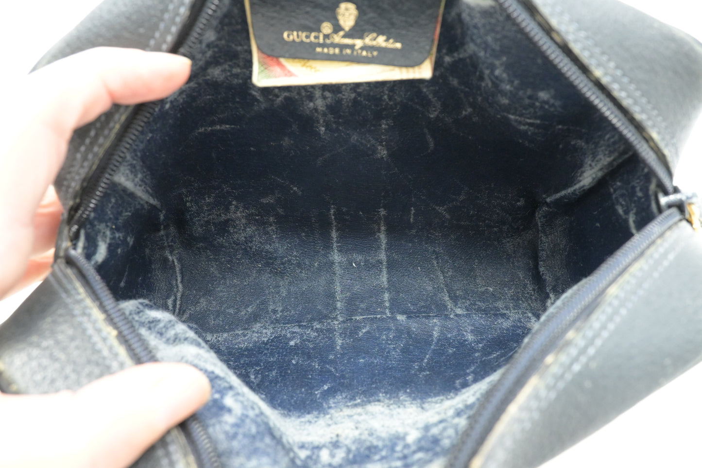 Gucci Shoulder Bag in Navy GG Supreme Canvas