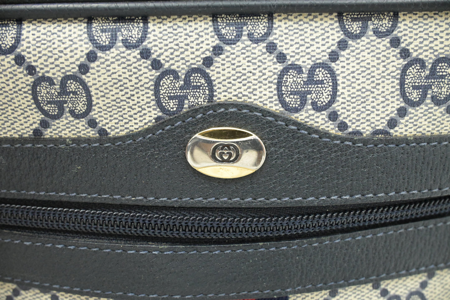 Gucci Shoulder Bag in Navy GG Supreme Canvas