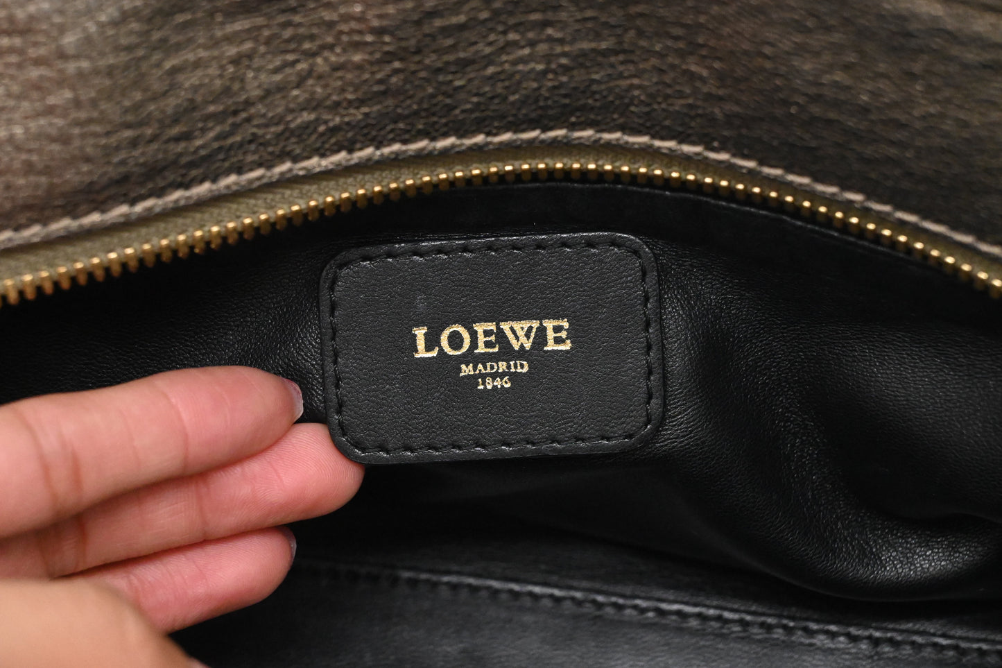 Loewe Amazona 29 in Metallic Pewter Leather