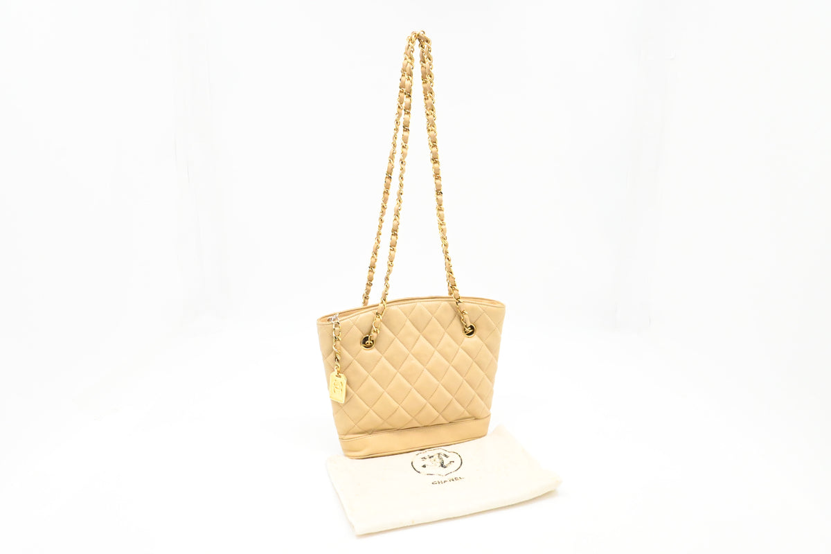 Chanel Chain Shoulder Bag in Cream Leather