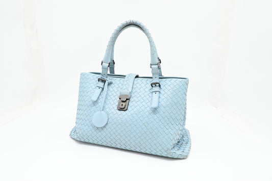Bottega Veneta Tote in Blue Intrecciato Leather