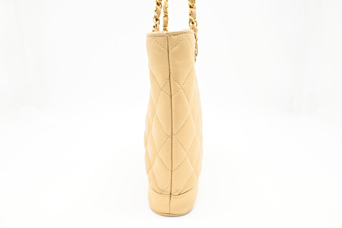 Chanel Chain Shoulder Bag in Cream Leather